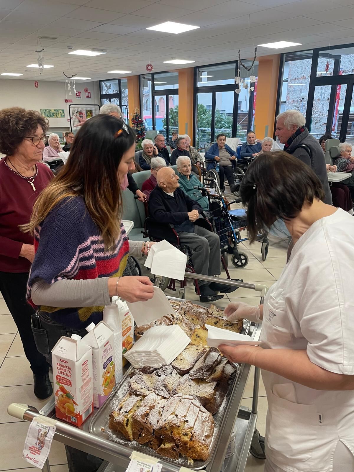 Gallery: Gli Uomini di Mondo festeggiano il Natale con gli ospiti della casa di riposo di Beinette - 13