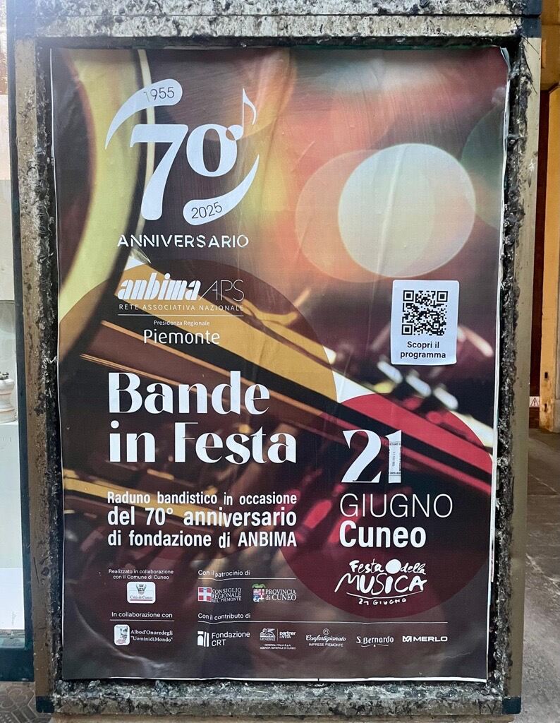 Gallery: Uomini di Mondo presenti alla grande sfilata delle bande musicali a Cuneo - 1